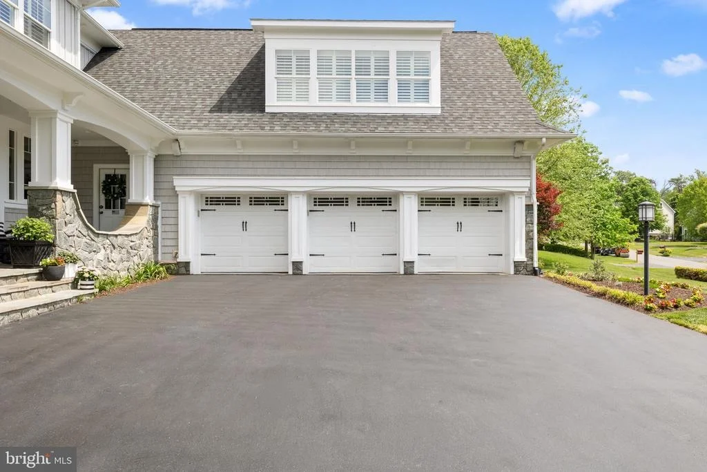 Photo of 8328 PINE KNOTT COURT