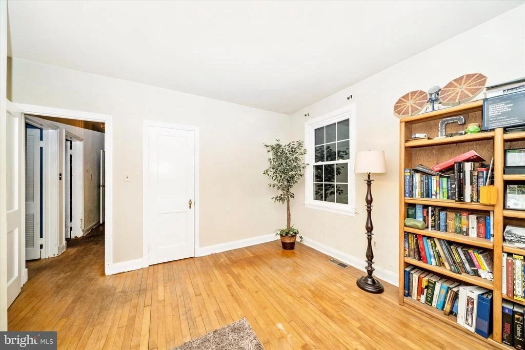 Photo of 5521 WATERLOO ROAD