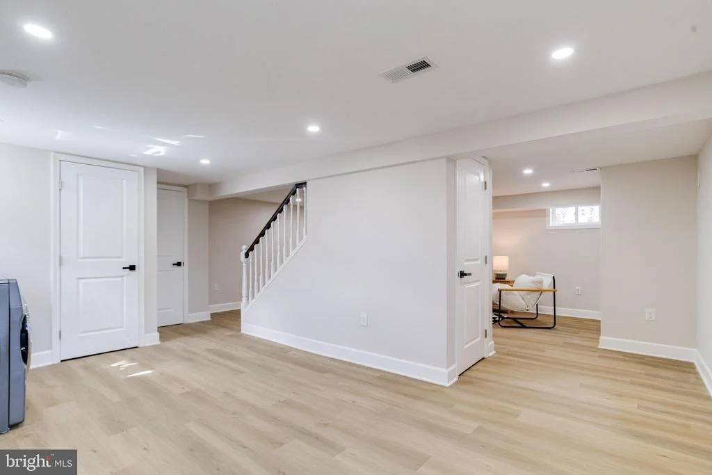 Photo of 605 WALNUT AVENUE