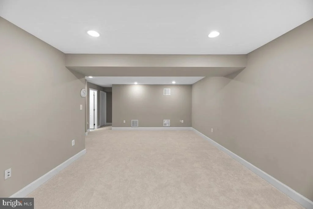 Photo of 1805 N GREENLEESE DRIVE