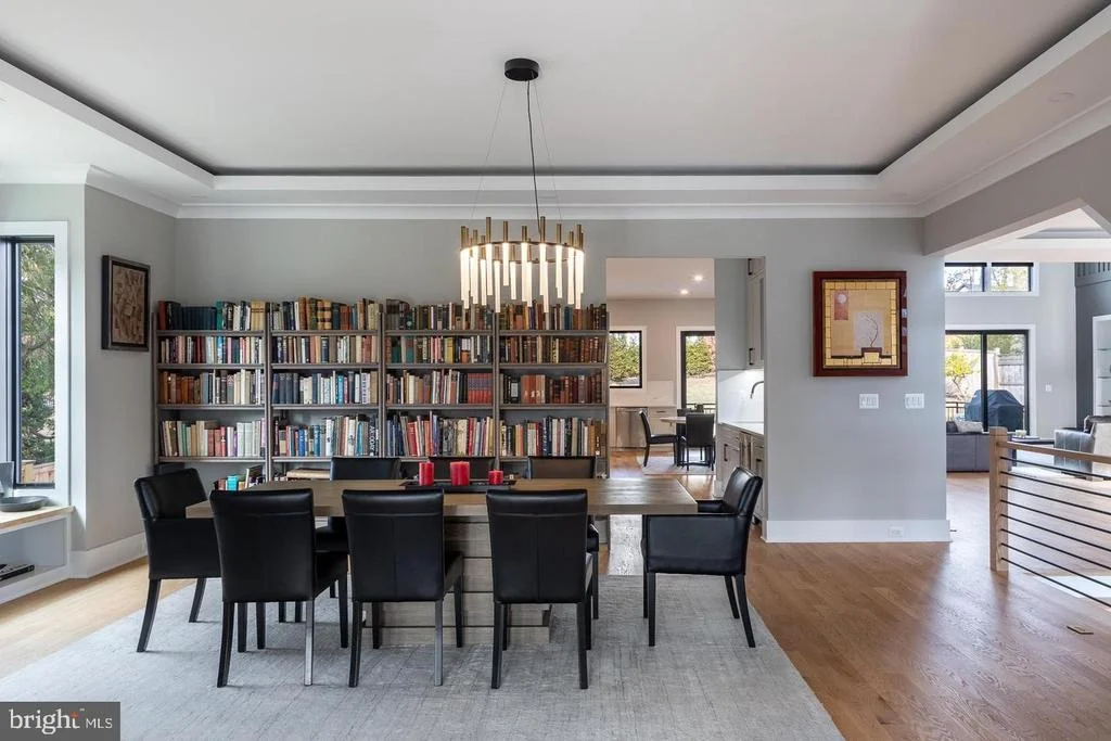 Photo of 6884 CHURCHILL ROAD