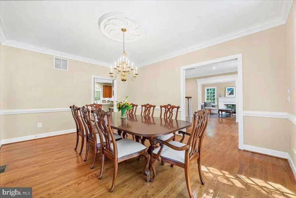Photo of 6807 MEADOW LANE