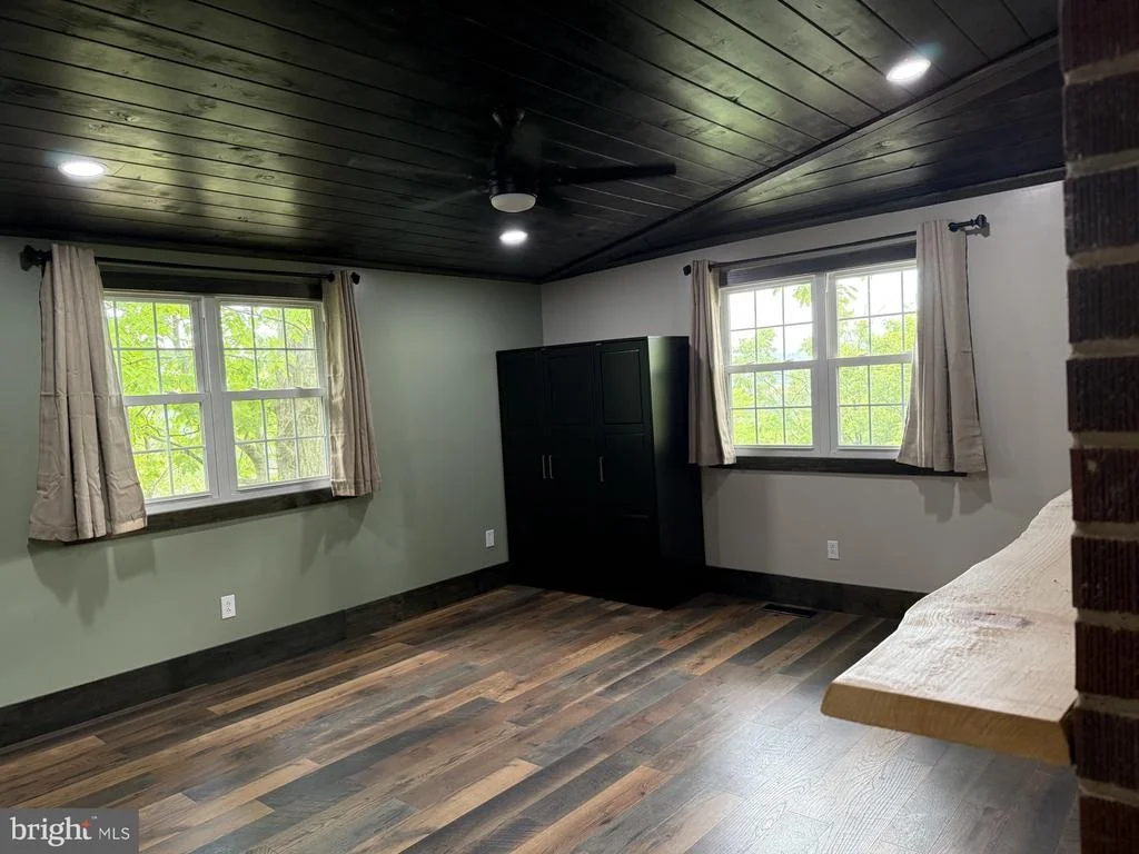 Photo of 32 FAIRFAX DRIVE