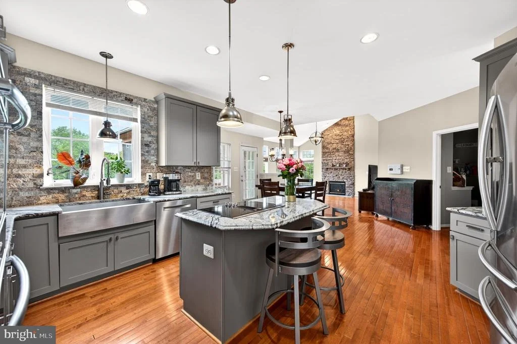 Photo of 8 N POINTE TERRACE