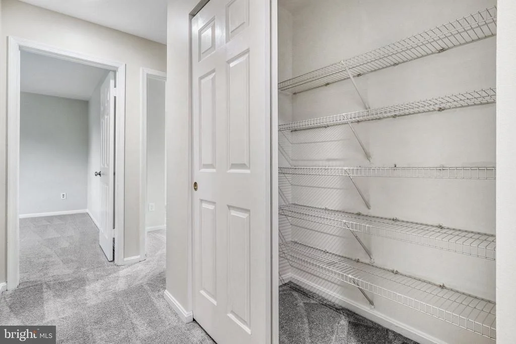 Photo of 1433 VALEBROOK LANE