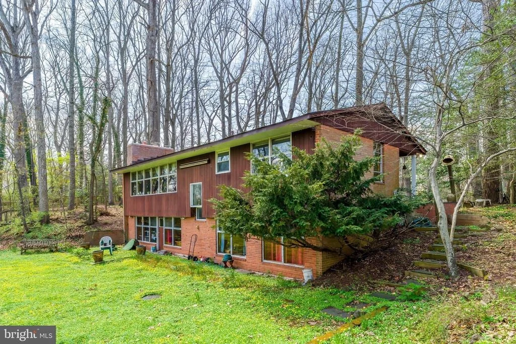Photo of 901 CHINQUAPIN ROAD