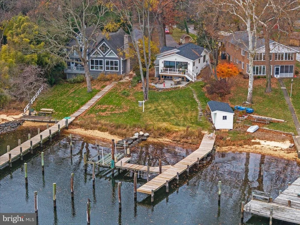 Photo of 394 NORTH DRIVE