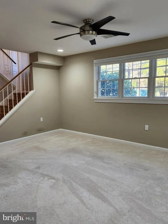 Photo of 8230 RIVERSIDE ROAD