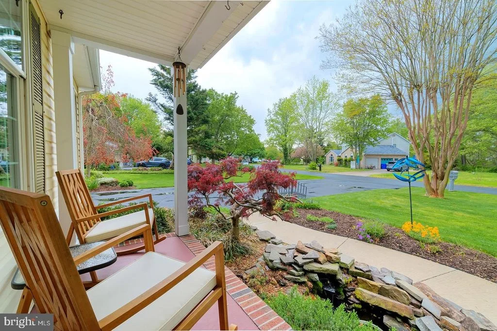 Photo of 30390 E MILL RUN