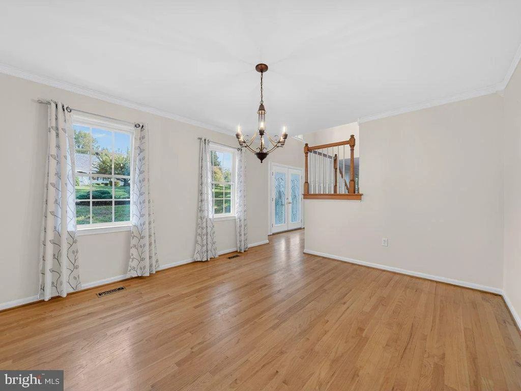 Photo of 9290 BAKER STREET