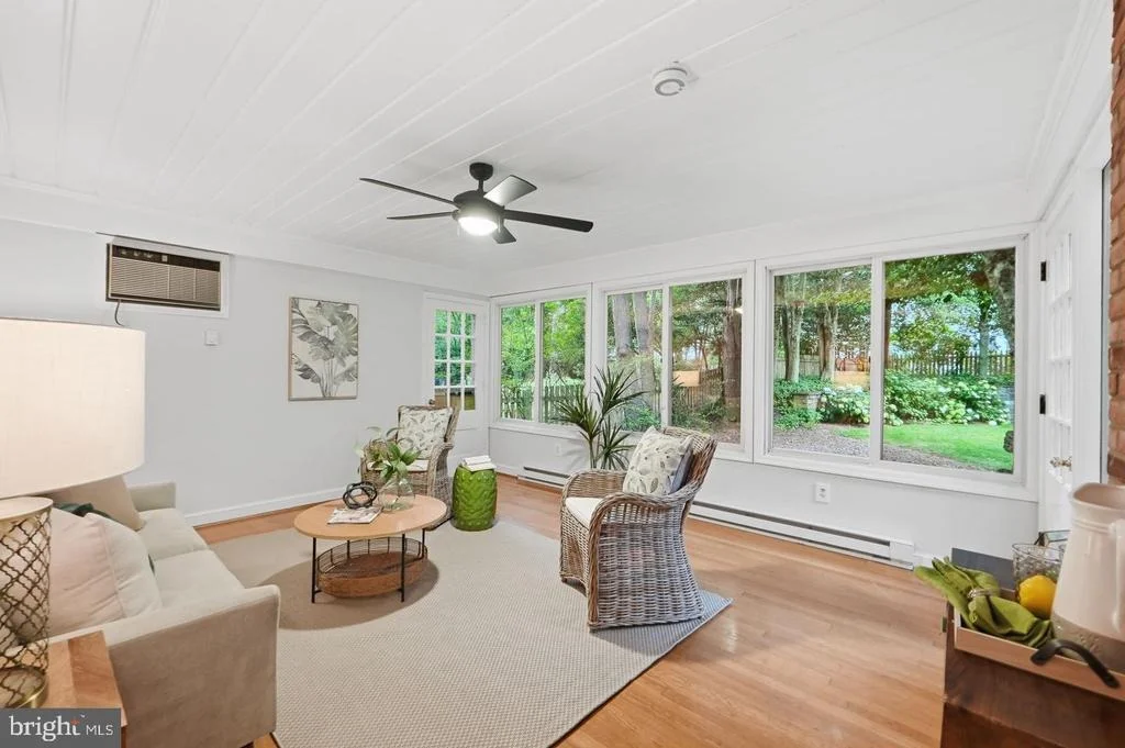 Photo of 5910 OVERLEA ROAD