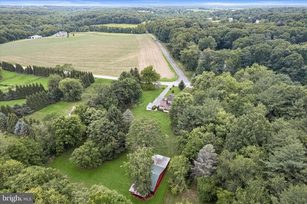 Photo of 2319 BRADDOCK ROAD