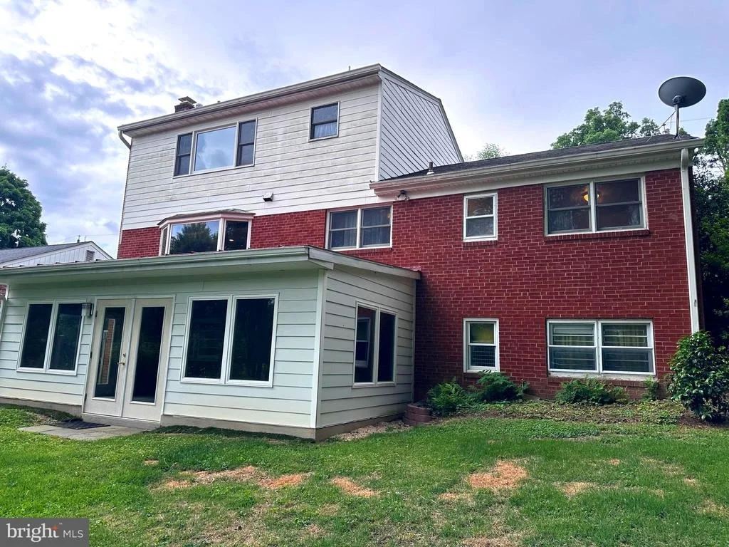 Photo of 5919 5TH ROAD N