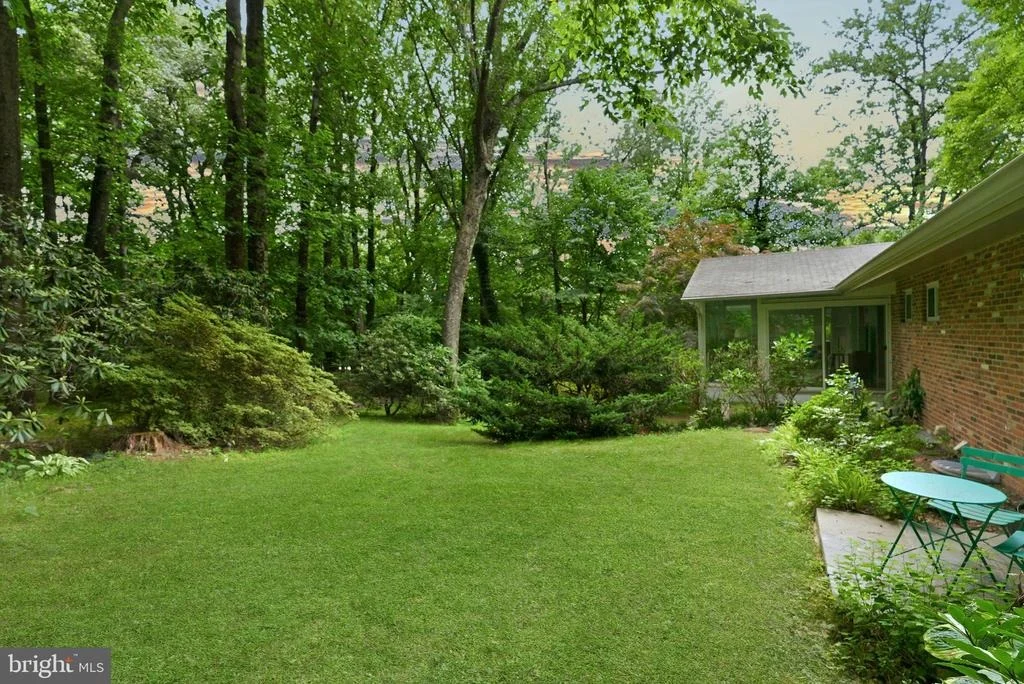 Photo of 9228 FARNSWORTH DRIVE