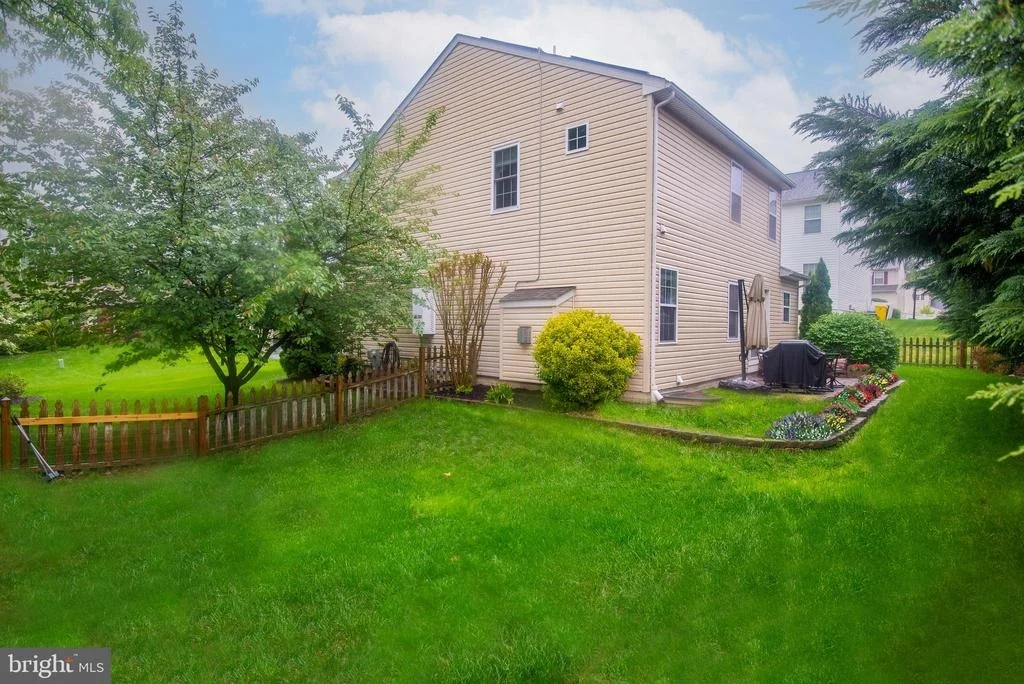 Photo of 8103 THOMPSON STREET