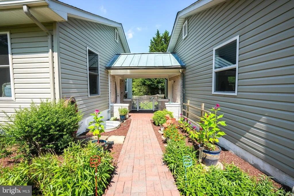 Photo of 8132 HILLCREST DRIVE