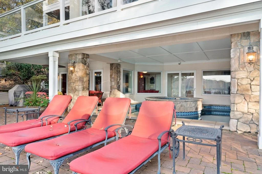 Photo of 206 HARBOR DRIVE