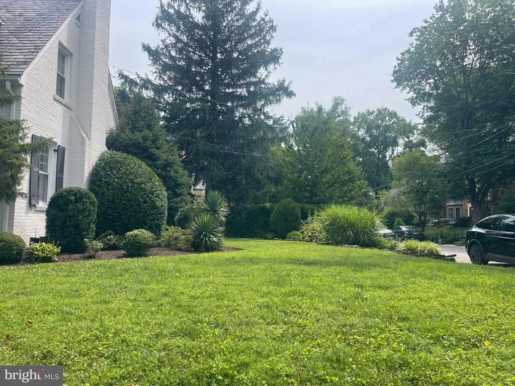 Photo of 8201 LARRY PLACE