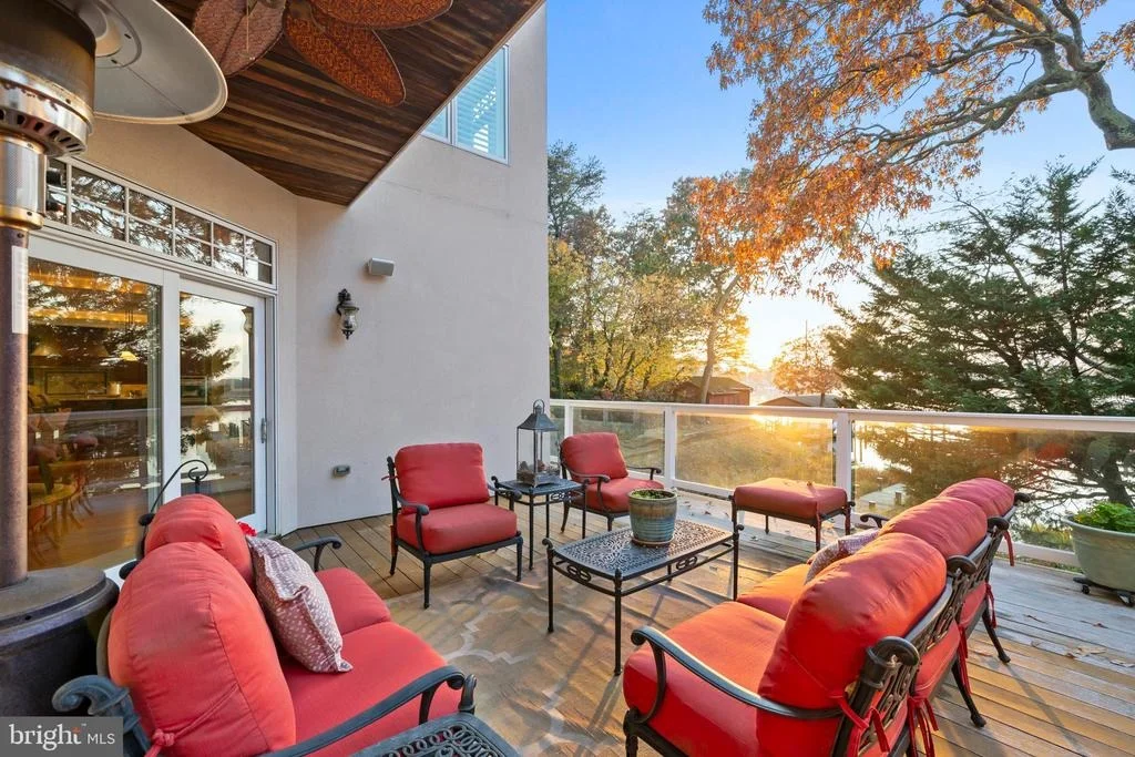Photo of 206 HARBOR DRIVE
