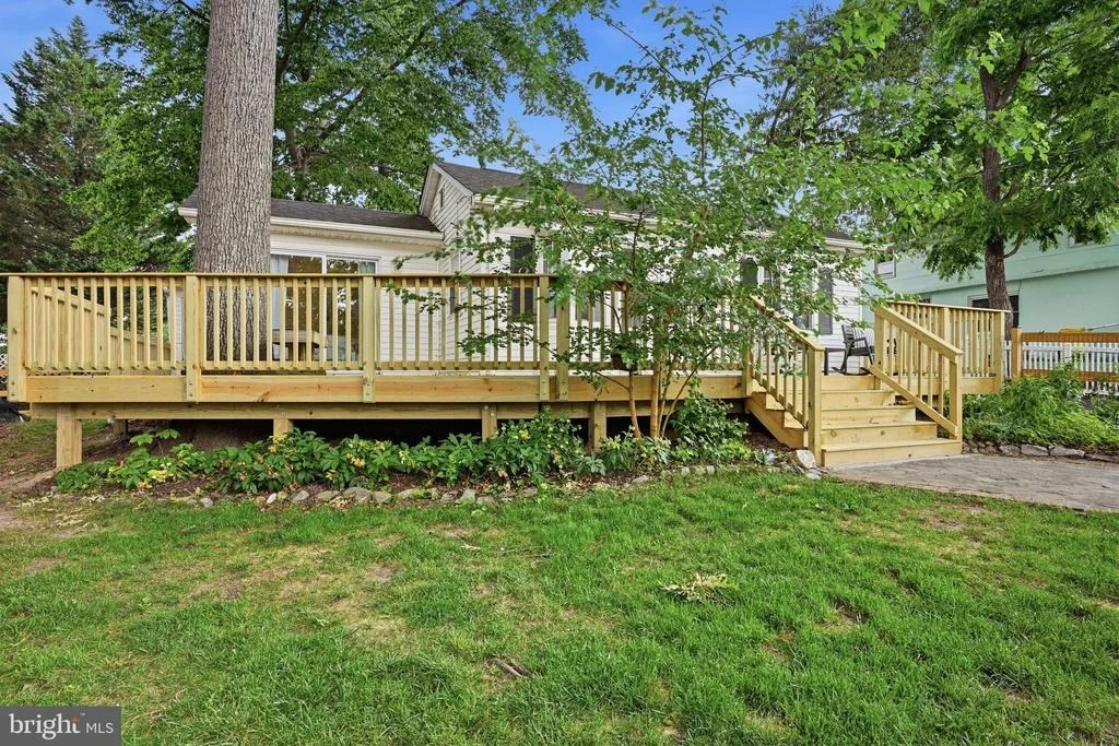 Photo of 1815 GLENARM ROAD