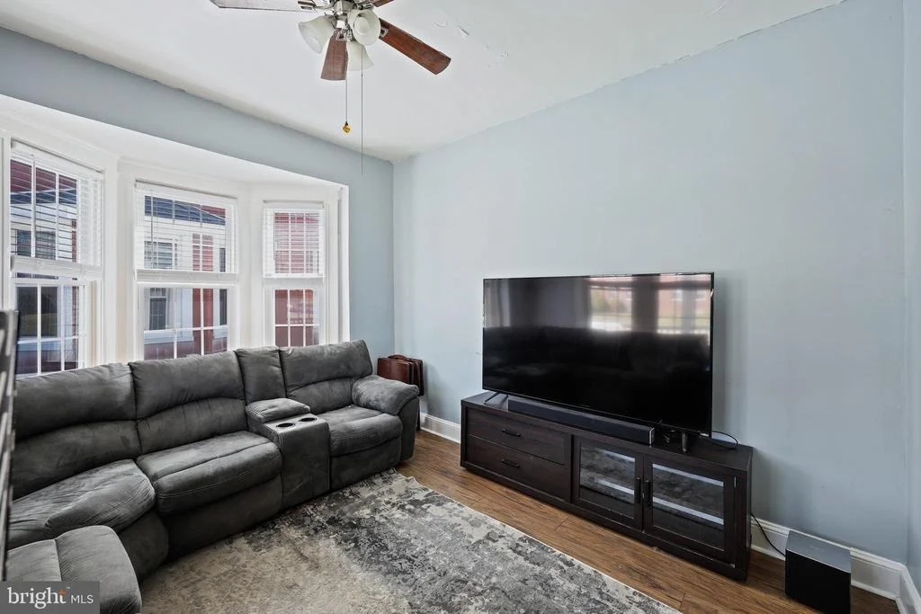 Photo of 1014 LEEDS AVENUE