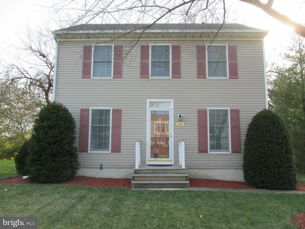 Photo of 425 NAVAHO DRIVE