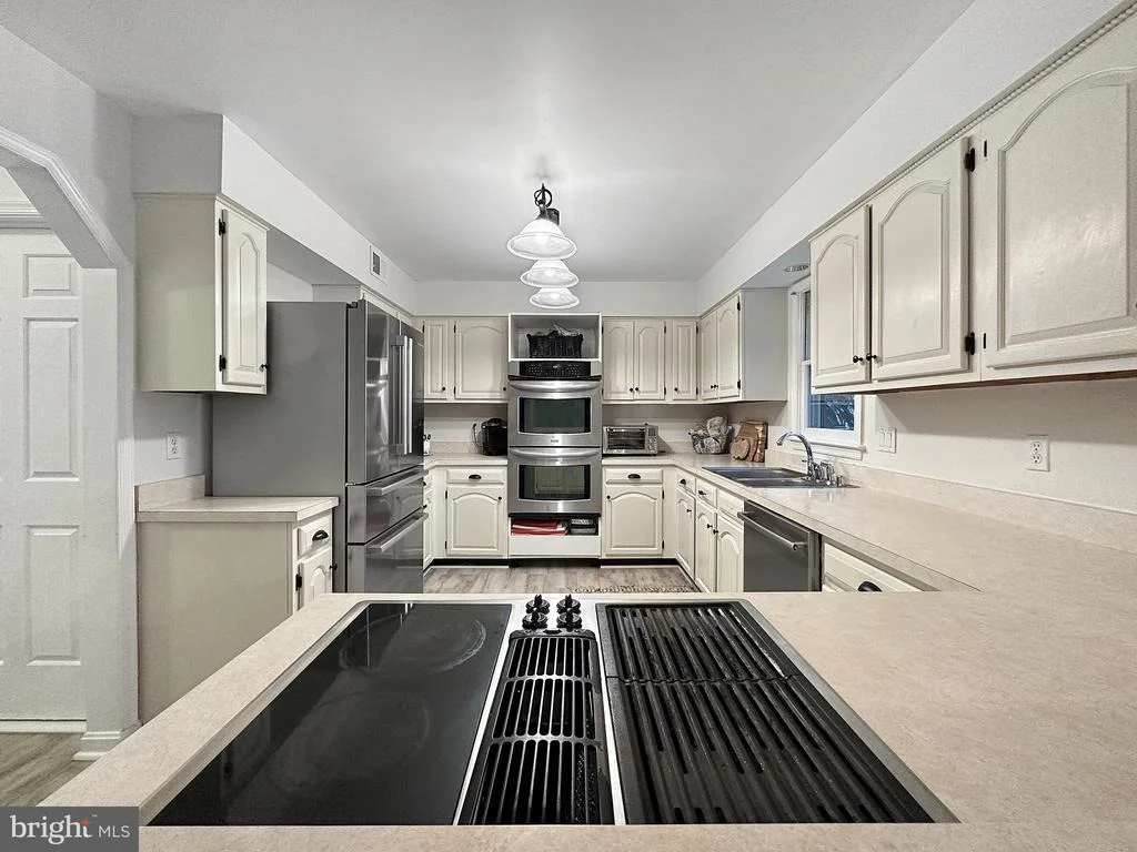 Photo of 325 SOAPSTONE LANE