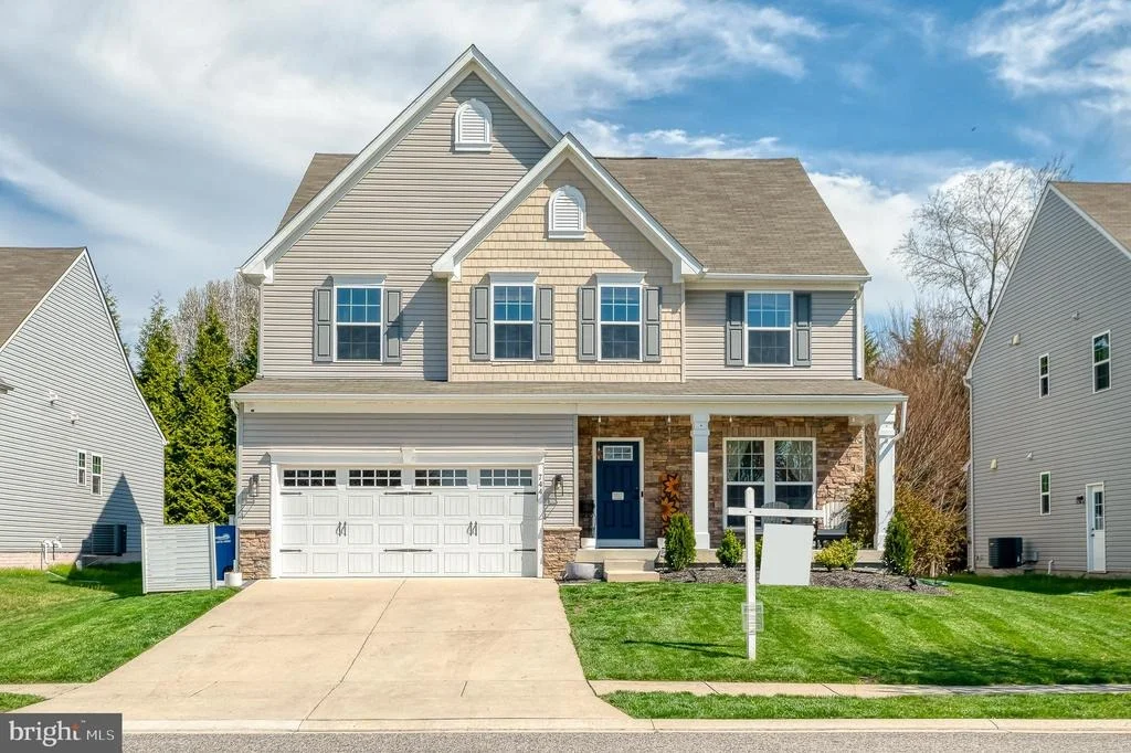 Photo of 744 FALCON LANE