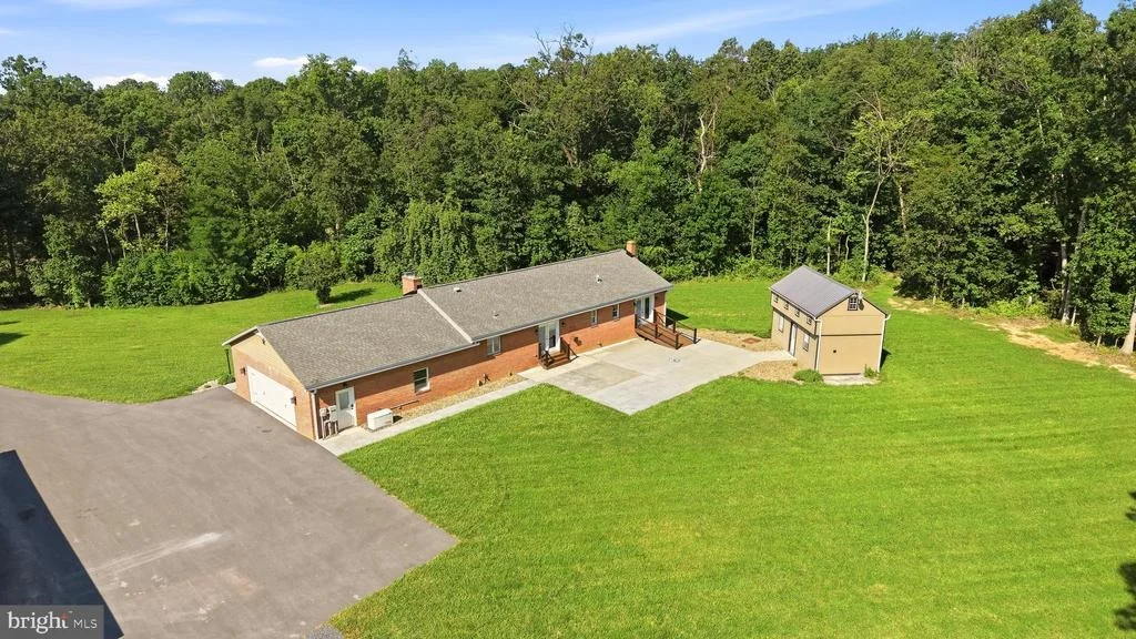 Photo of 210 JACKSON DRIVE