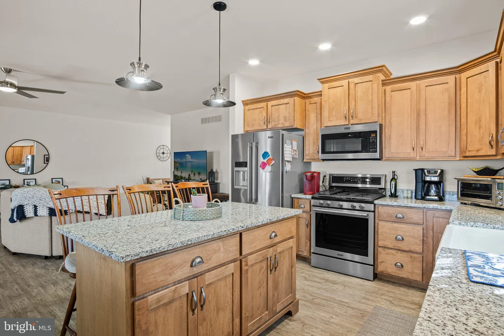 Photo of 226 UNIVERSITY DRIVE