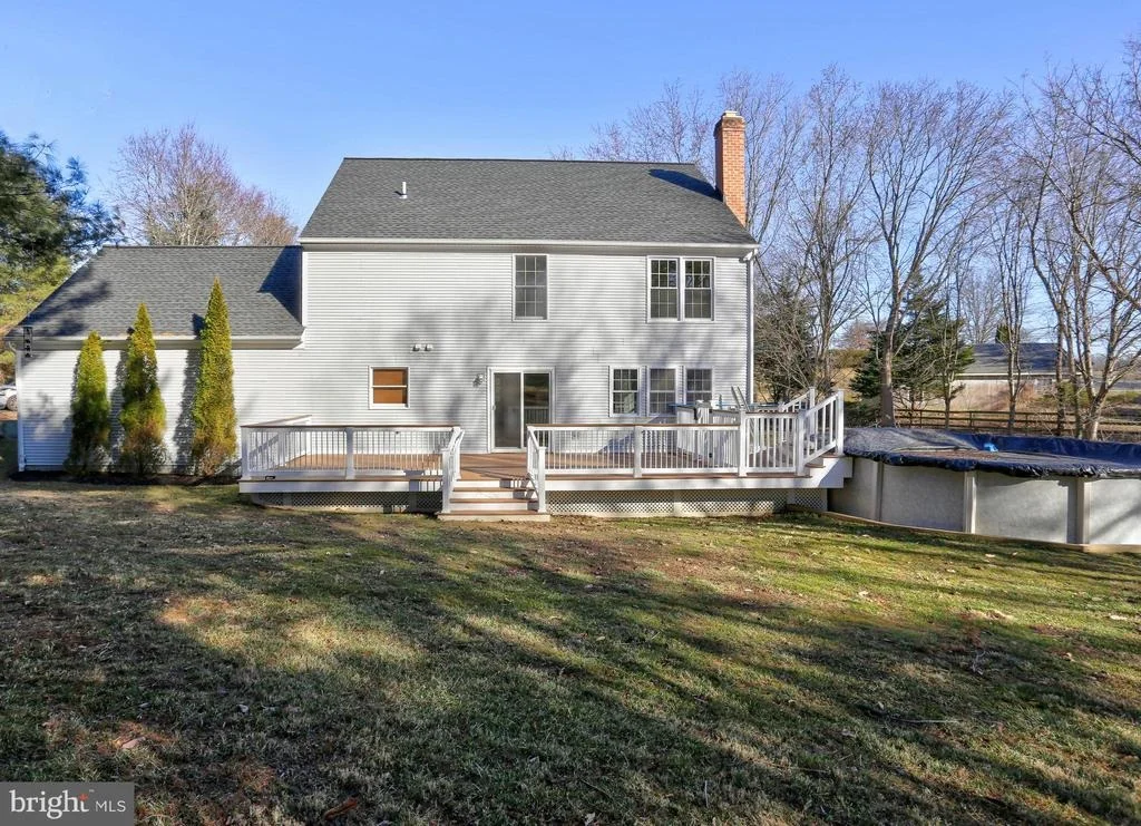Photo of 8278 LEISHEAR ROAD