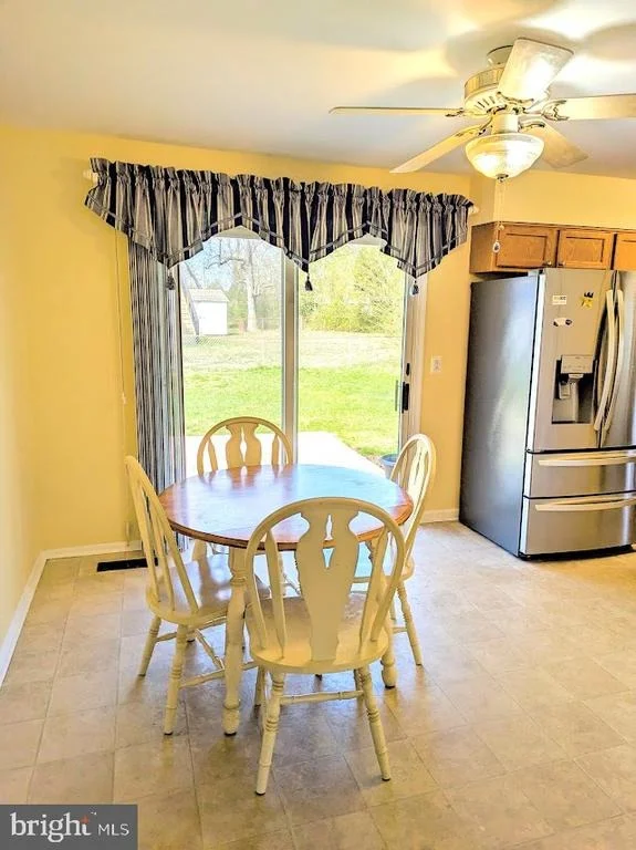 Photo of 910 BARRINGTON DRIVE