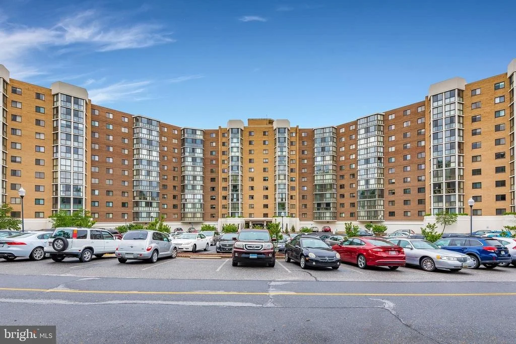 Photo of Unit 4308 at 15100 INTERLACHEN DRIVE