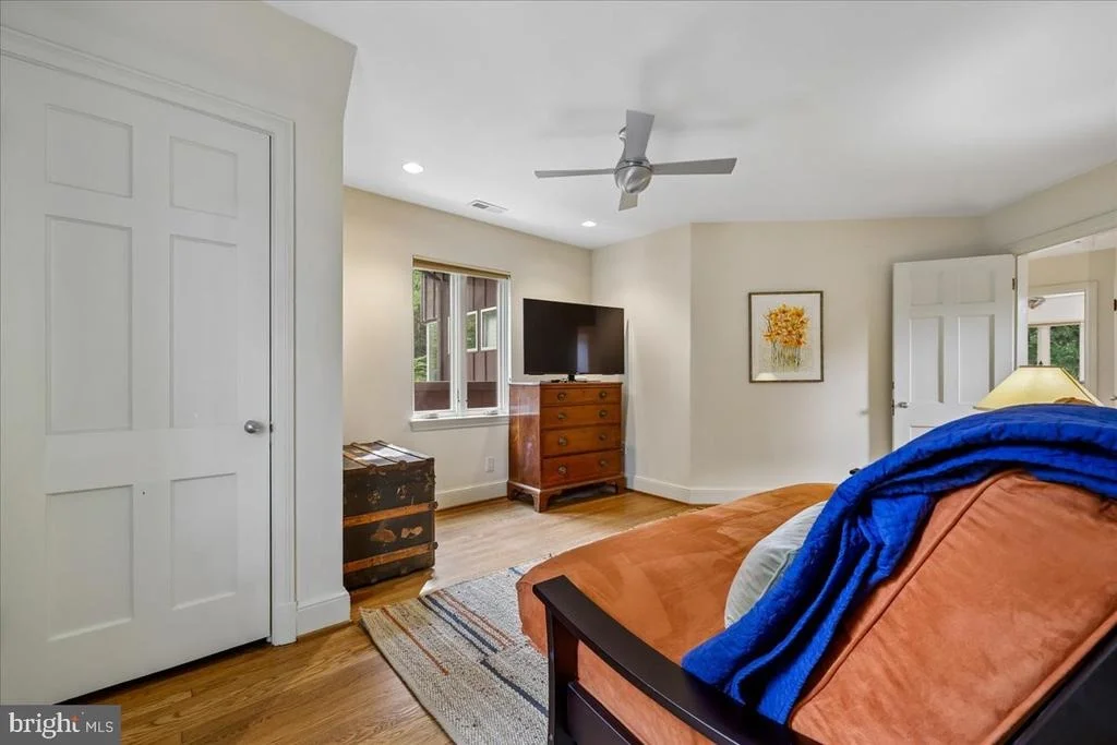 Photo of 1212 WOODSIDE PARKWAY