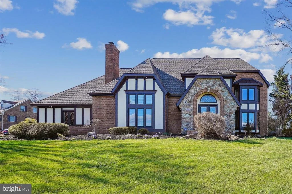 Photo of 18604 WILLOW OAK DRIVE