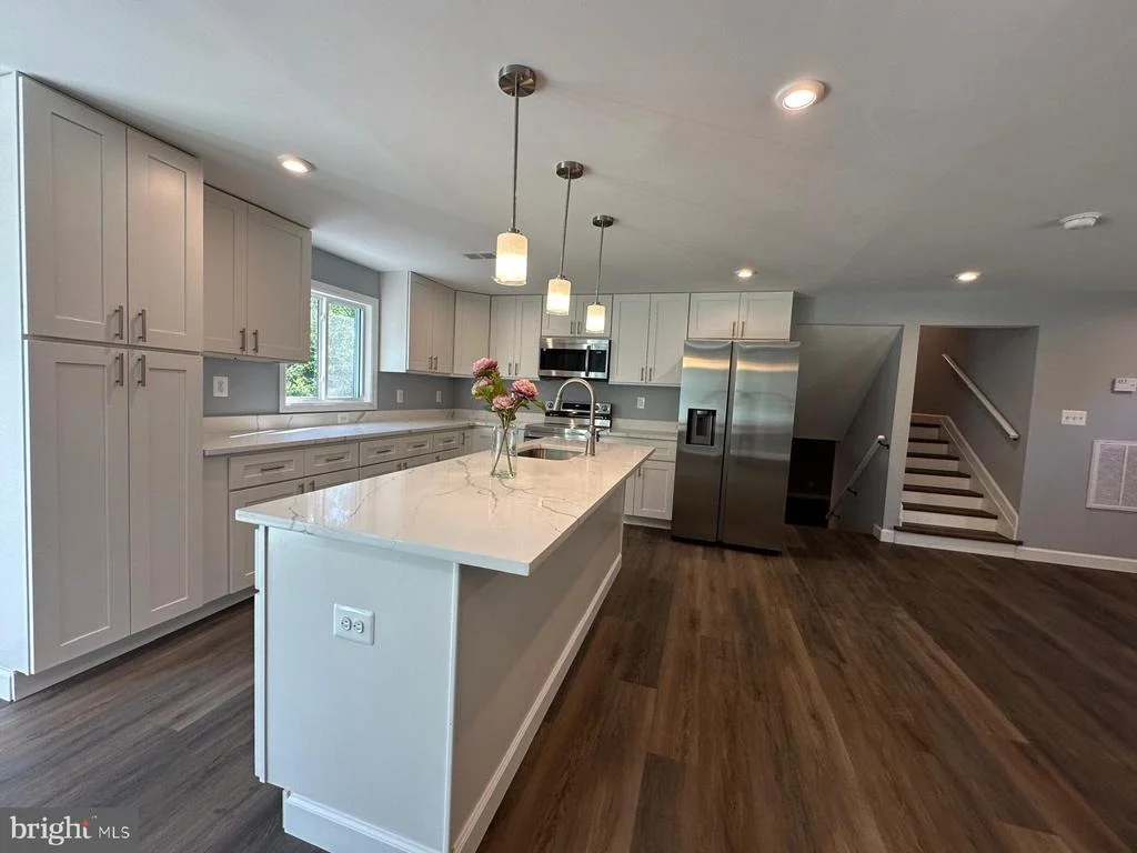 Photo of 2016 RIVERMONT DRIVE