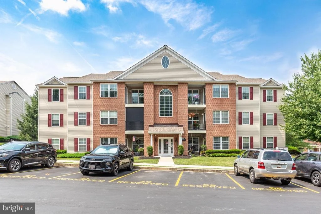 Photo of Unit 1C at 3830 NORMANDY DRIVE