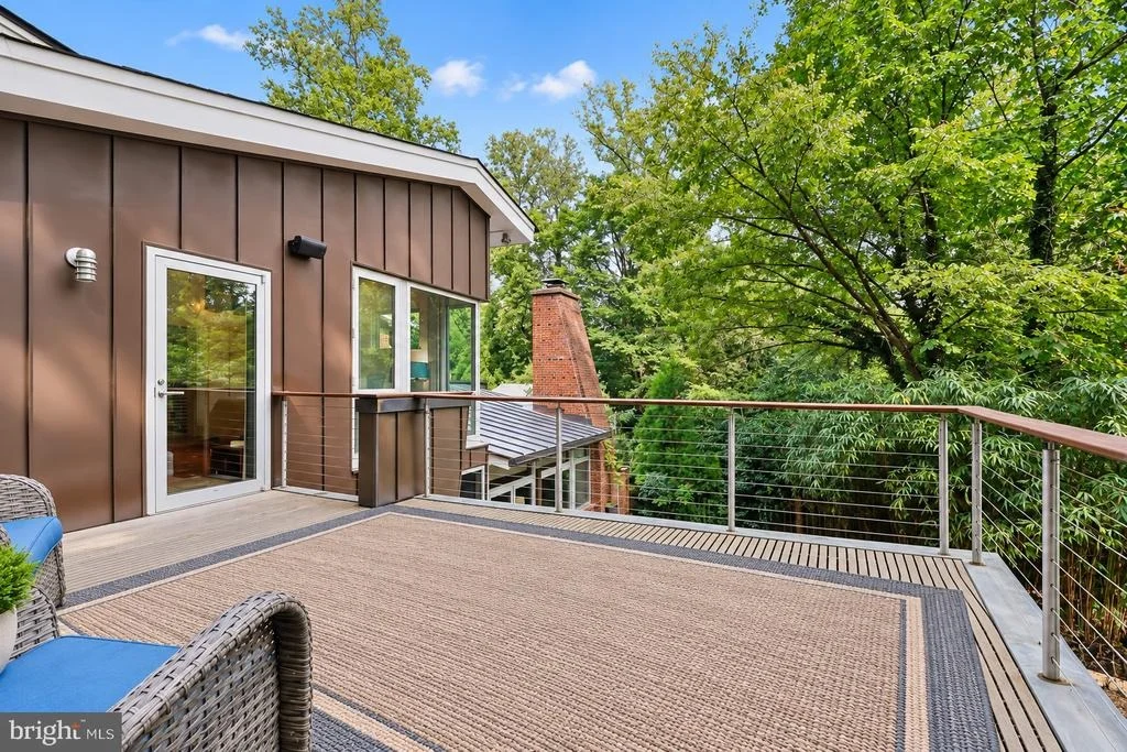Photo of 1212 WOODSIDE PARKWAY