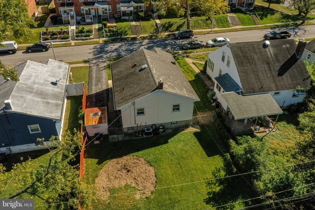 Photo of 3706 MACTAVISH AVENUE