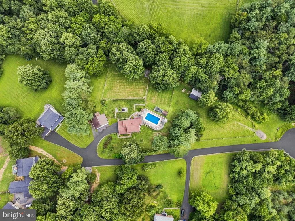 Photo of 26135 VIEWLAND DRIVE