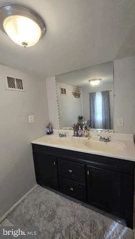 Photo of 140 ROBBINS AVENUE
