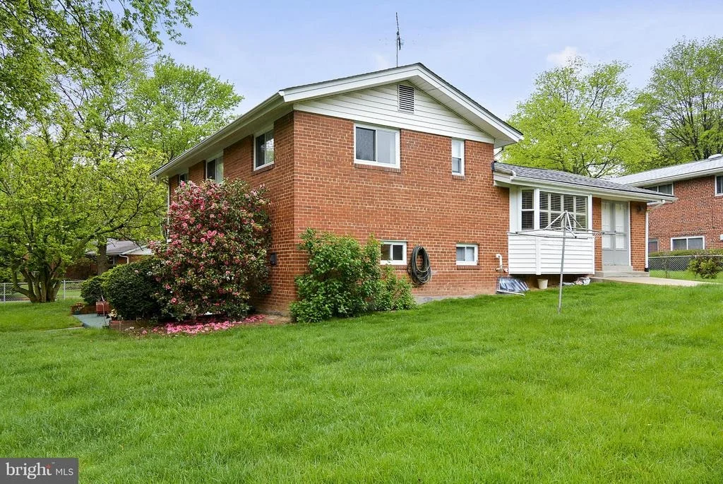 Photo of 2401 HARMON ROAD