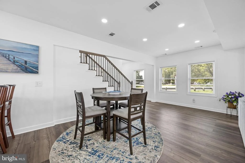 Photo of 456 DEALE ROAD