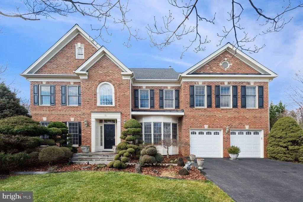 Photo of 10 MAPLECREST COURT