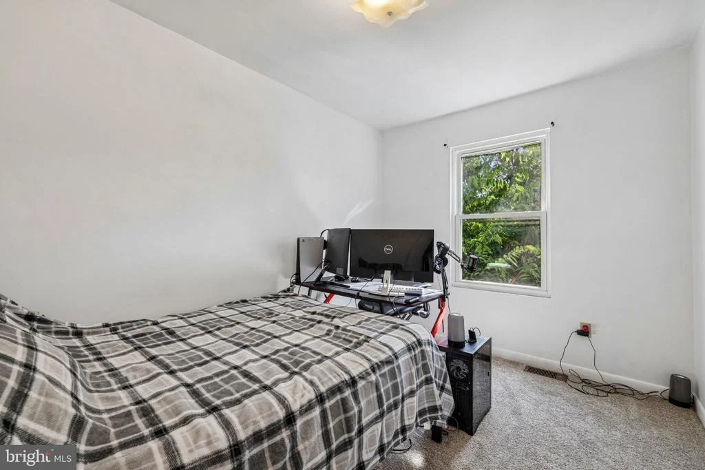 Photo of 413 BABYLON COURT