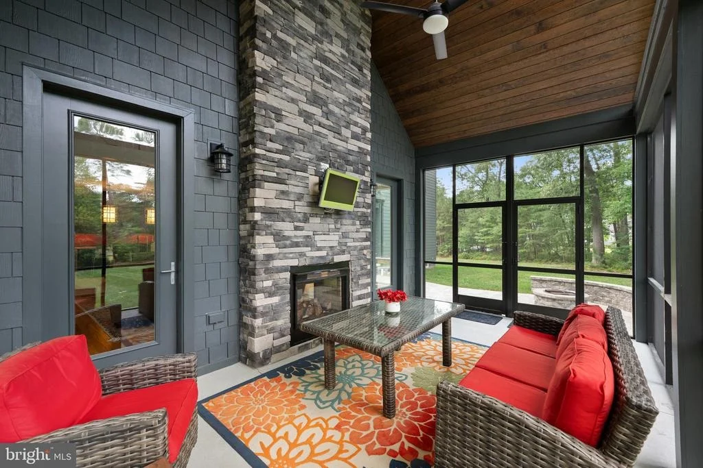 Photo of 22720 PERSIMMON LANE