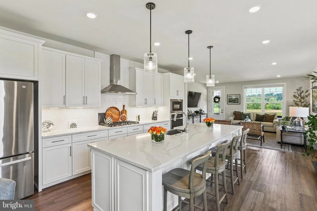 Photo of 384 CROWN POINT DRIVE