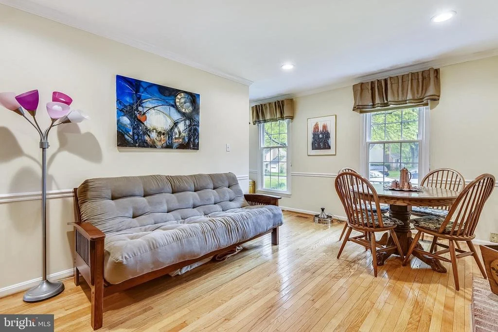Photo of 6 SERPENTINE COURT