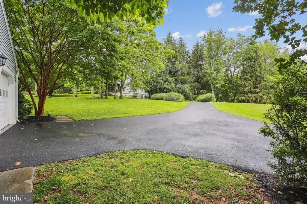 Photo of 22217 CREEKVIEW DRIVE