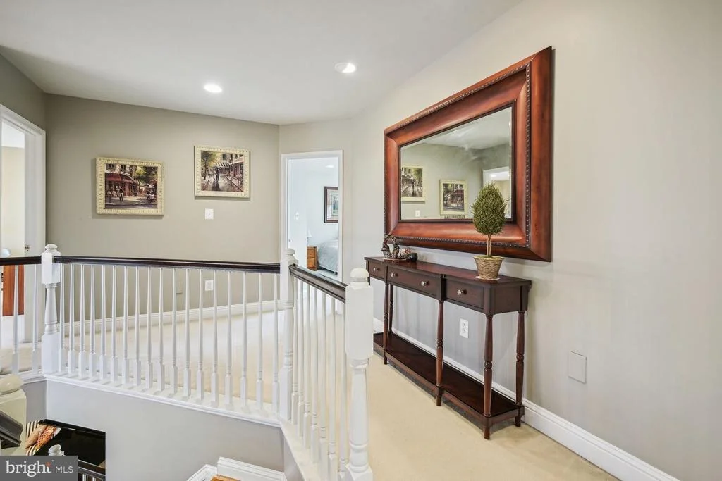 Photo of 10 MAPLECREST COURT